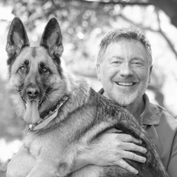 Simon's assistant, German Shepherds of Australia